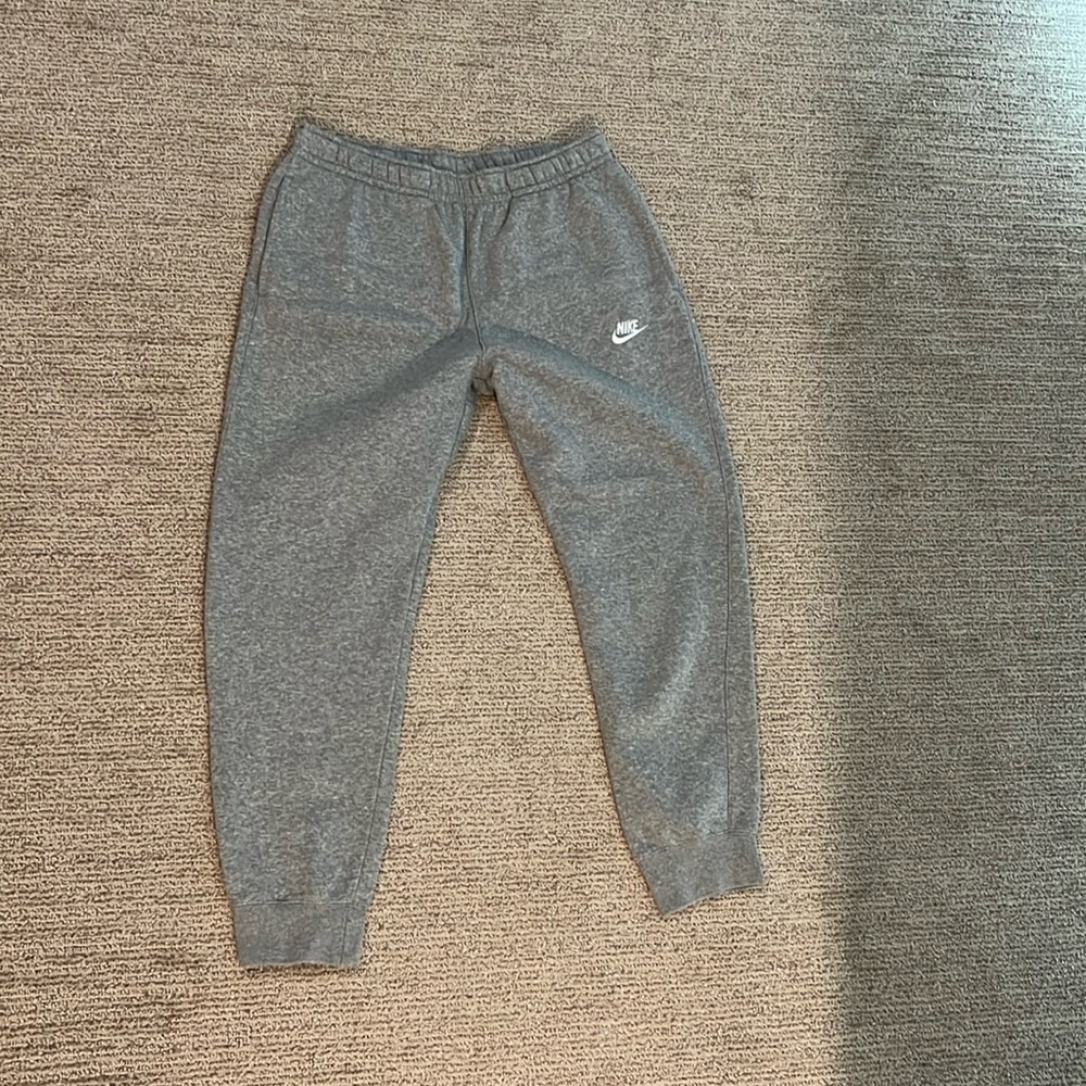 NWOT Nike Club Jogger Sweatpants